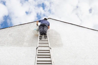 Peinture extérieure aux Loges-Saulces — façades et ravalement